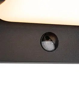 Vonkajsie nastenne svietidla Vonkajšie nástenné svietidlo čierne vrátane LED nastaviteľné s pohybovým senzorom - Kamile