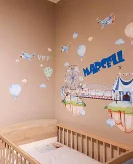 Nálepky na stenu Nálepka pre chlapca s balónmi a menom