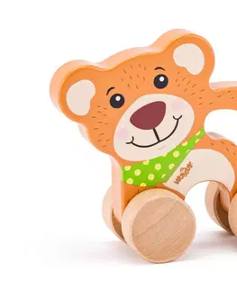 Drevené hračky WOODY - Medveď na kolieskach s držadlom