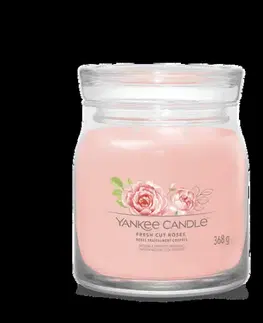 Stredná sviečka Yankee Candle Sviečka stredná Yankee candle Fresh Cut Roses