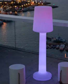 Vonkajšie osvetlenie terasy Newgarden Newgarden Carmen stojaca lampa batéria výška 110cm