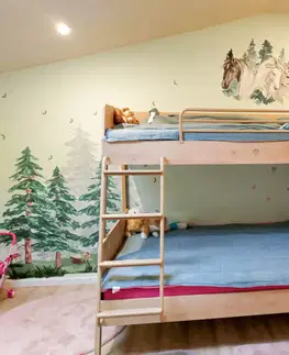 Nálepky na stenu Lesná krajina v detskej izbe