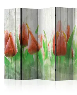 Paravány Paraván Red tulips on wood Dekorhome 135x172 cm (3-dielny)