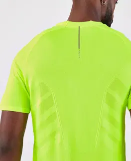 nordic walking Pánske bežecké tričko Run 500 Confort bez švov žiarivo zelené