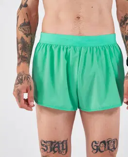 nohavice Pánske bežecké šortky Run 500 Split mätovo zelené