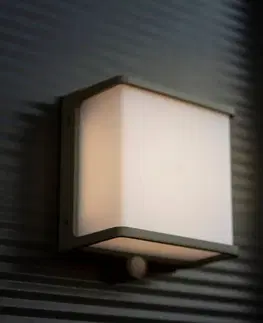 Solarné lampy na stenu LUTEC Solárne nástenné LED Doblo so snímačom šírka 15cm