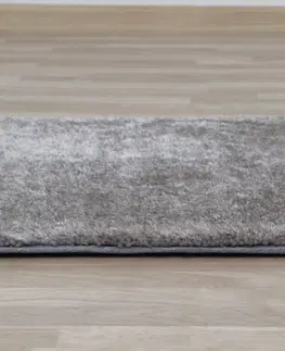 Koberce a koberčeky KONDELA Tianna koberec 140x200 cm svetlosivá