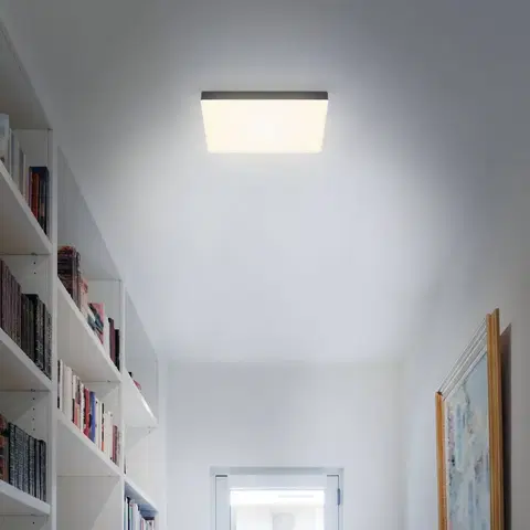 Stropné svietidlá Briloner Stropné LED svetlo Flame 3 000K 28,7x28,7cm čierna