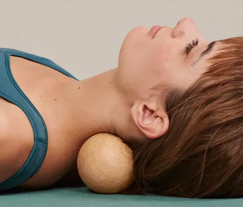Massage & Relaxation Dvojitá masážna loptička z dreva