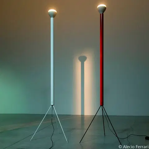Stojacie lampy FLOS FLOS Luminator stojacia lampa, halogénová, červená