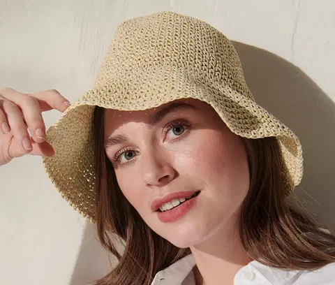 Hats Háčkovaný klobúk
