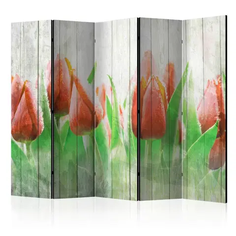 Paravány Paraván Red tulips on wood Dekorhome 225x172 cm (5-dielny)