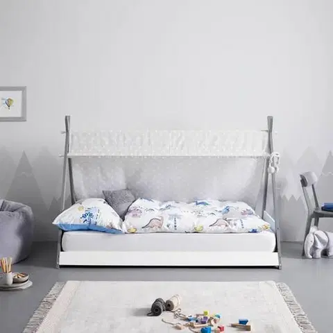 Klasické detské postele Detská posteľ Loana So Strieškou