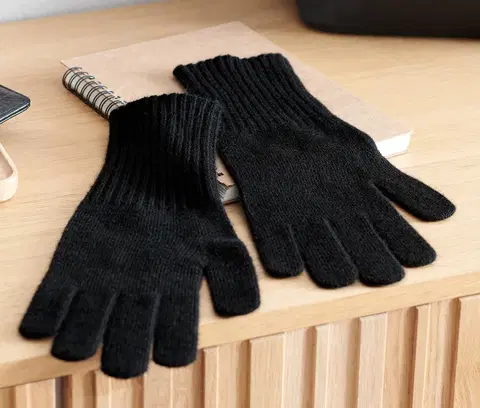 Gloves & Mittens Pletené rukavice s vlnou, čierne